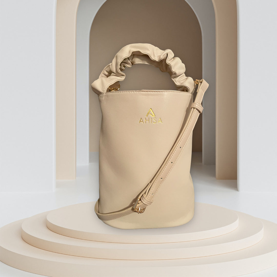 Bettye’s Bucket Bag Gentle Cream